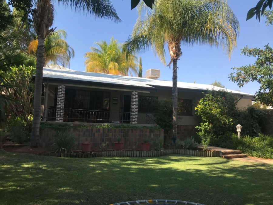 4 Bedroom Property for Sale in Die Rand Northern Cape